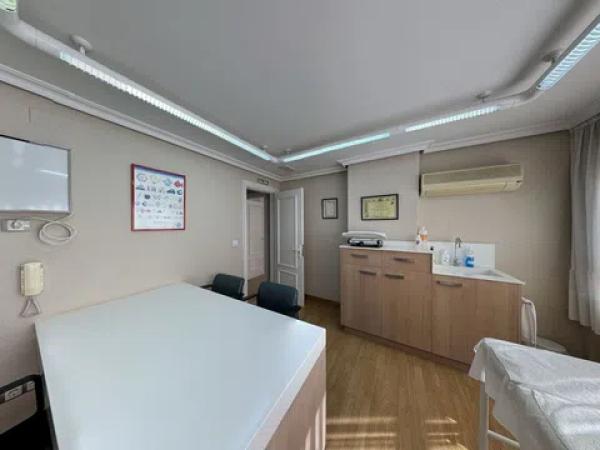 Piso en avenida José Martinez González