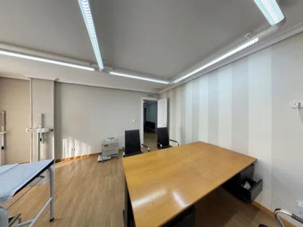 Piso en avenida José Martinez González