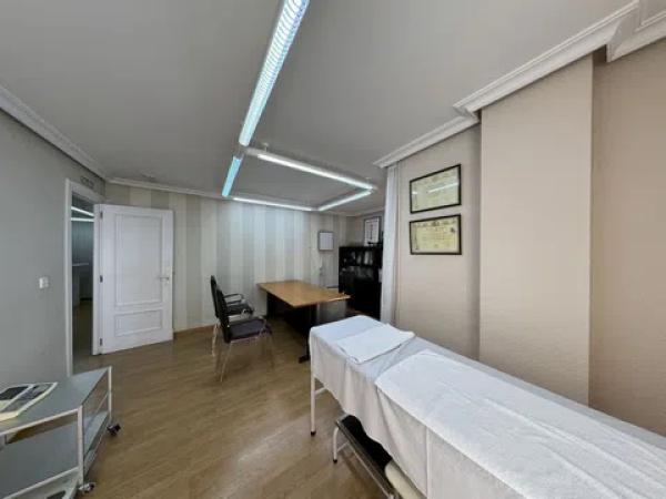 Piso en avenida José Martinez González