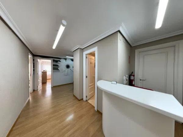 Piso en avenida José Martinez González