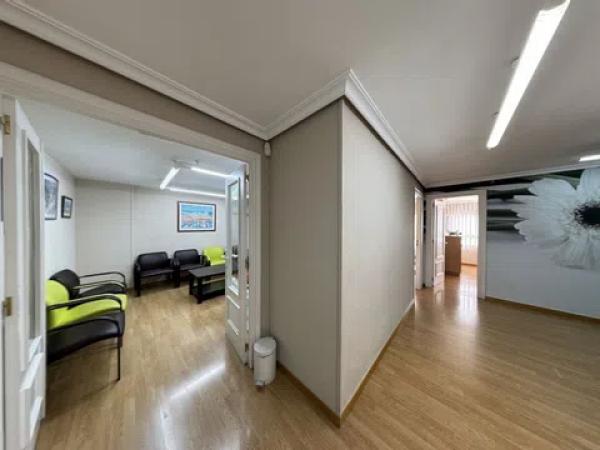 Piso en avenida José Martinez González