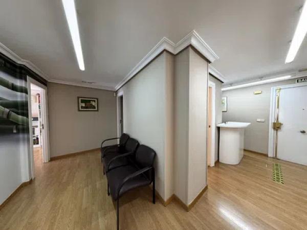 Piso en avenida José Martinez González