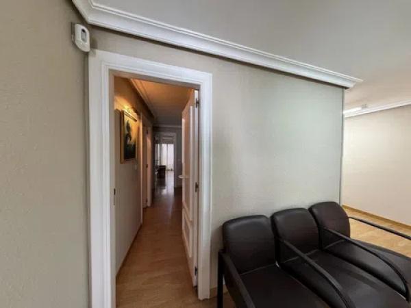 Piso en avenida José Martinez González