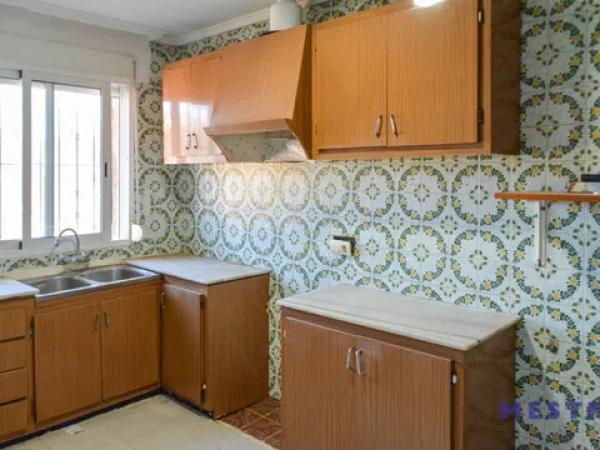 Chalet pareado en calle de l'Ajuntament, 1