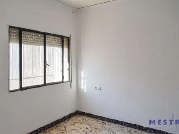 Chalet pareado en calle de l'Ajuntament, 1