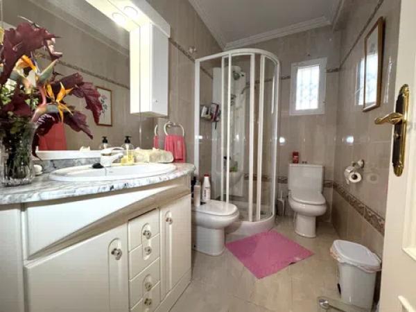 Casa independiente en calle Urbanización Altamira