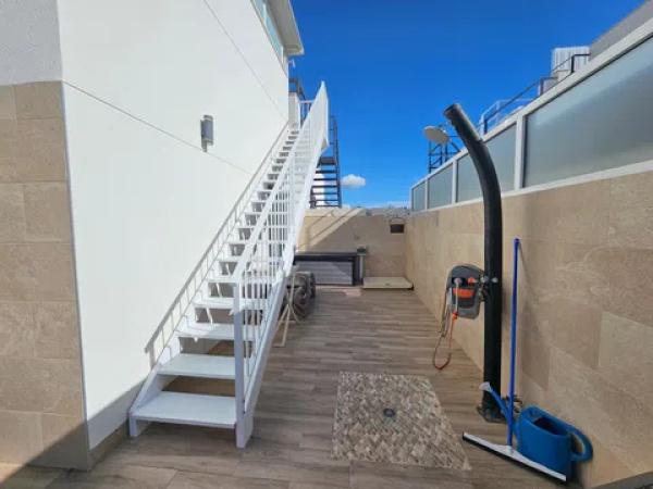 Chalet pareado en calle Maestro Serrano