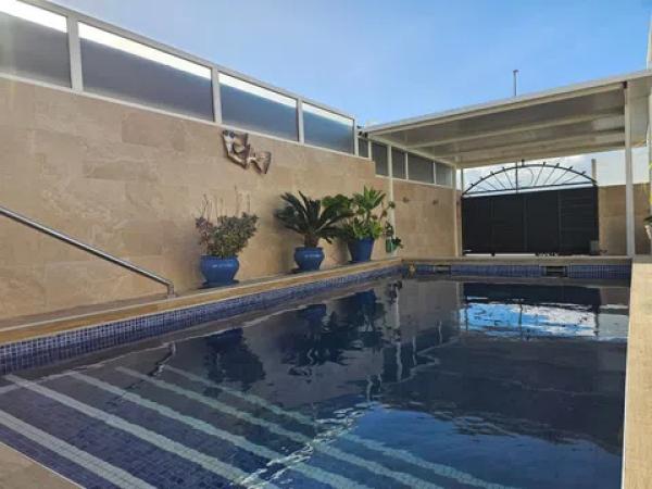 Chalet pareado en calle Maestro Serrano