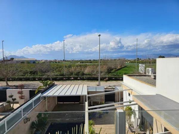 Chalet pareado en calle Maestro Serrano