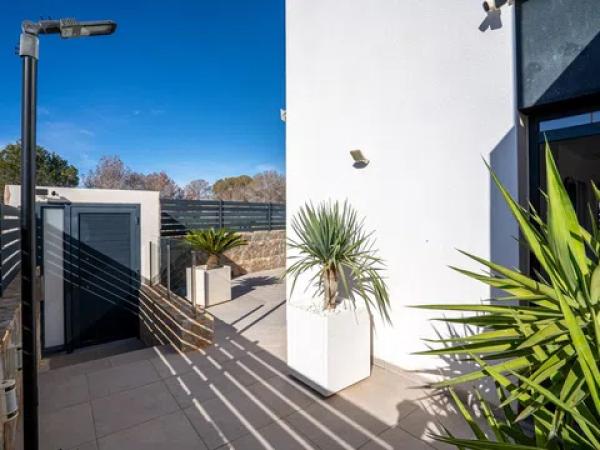 Casa independiente en calle Torrevieja