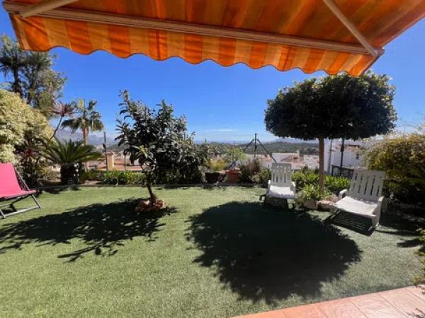 Chalet adosado en avenida Balcon de Ponoig