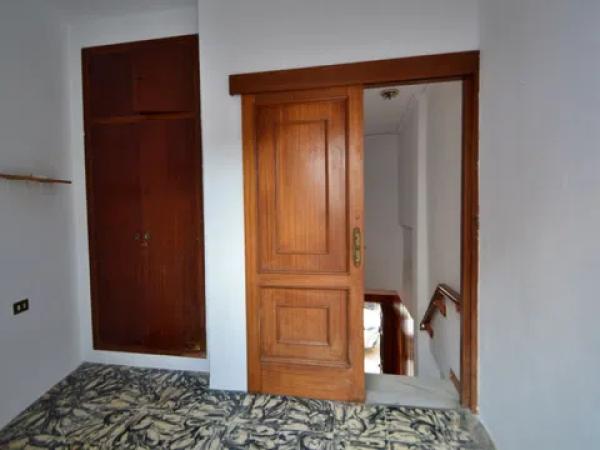 Chalet pareado en calle Alberto Sentí