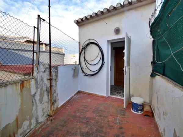 Chalet pareado en calle Alberto Sentí