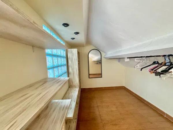 Dúplex en calle Àsia