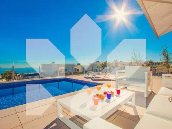 Chalet en calle Lirios