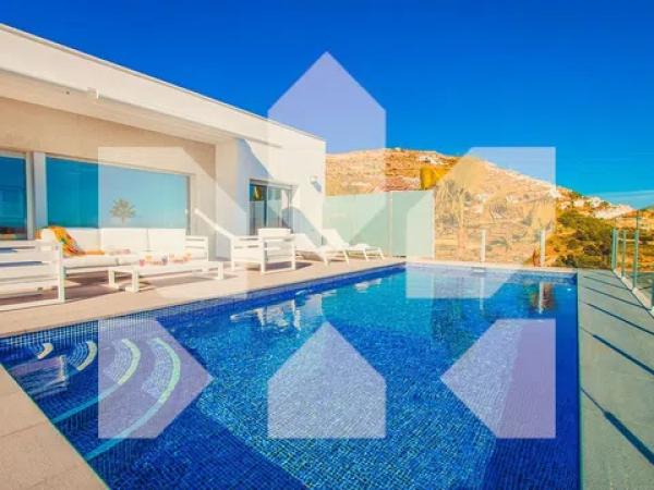 Chalet en calle Lirios