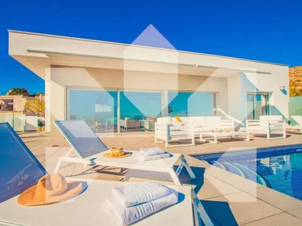 Chalet en calle Lirios