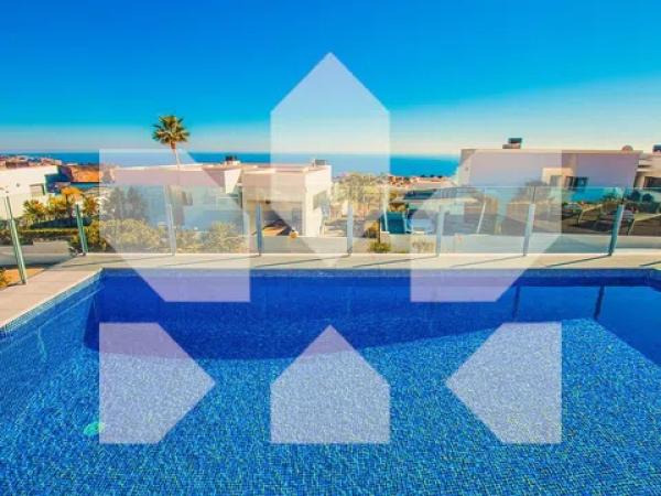 Chalet en calle Lirios