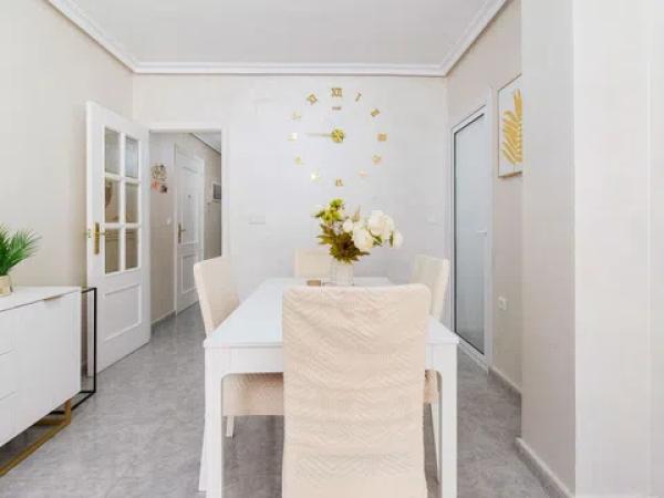 Piso en calle Diego Montesinos