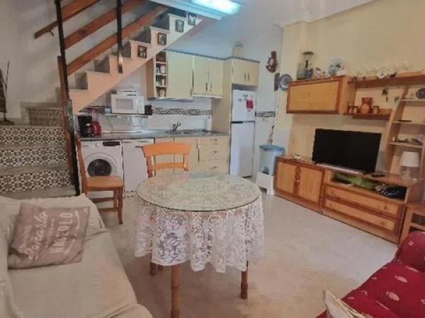 Dúplex en avenida Corinto