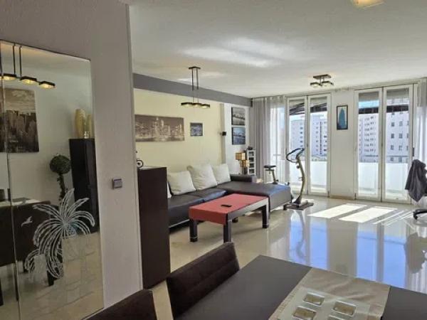 Dúplex en calle Marinada