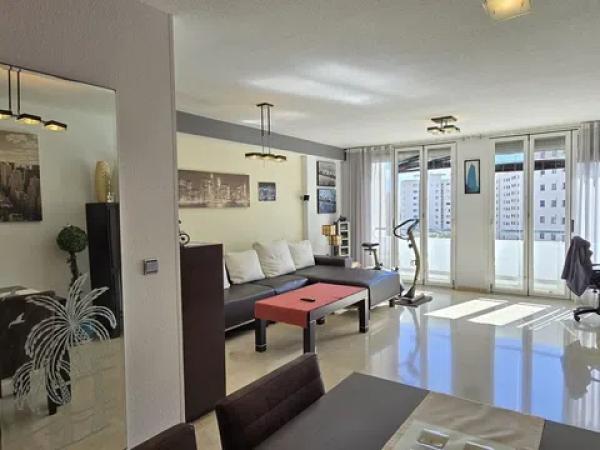 Dúplex en calle Marinada