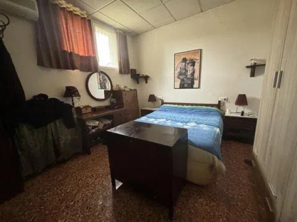 Piso en via Sense Nom