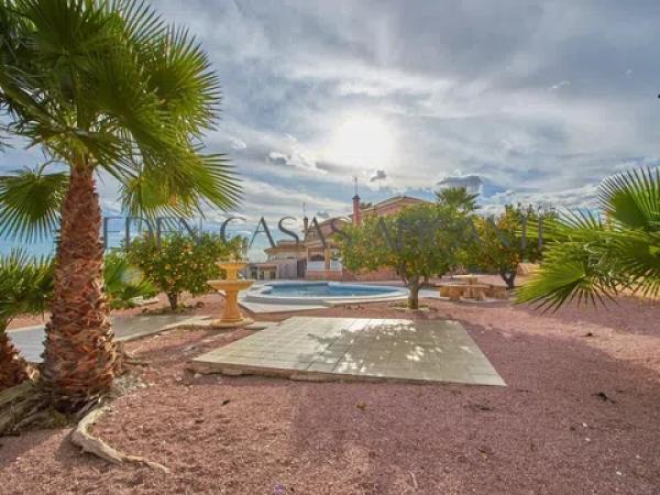 Casa independiente en calle de la Menta, 1