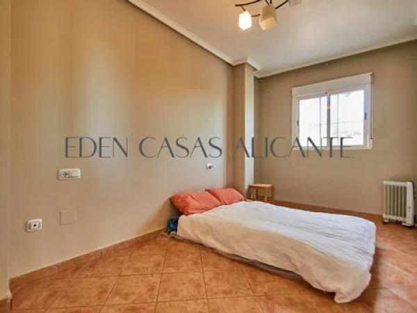 Casa independiente en calle de la Menta, 1