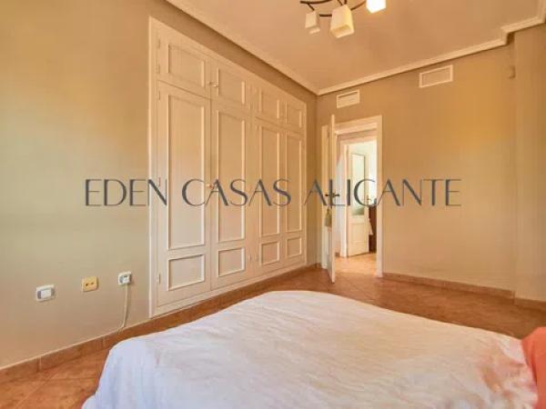 Casa independiente en calle de la Menta, 1