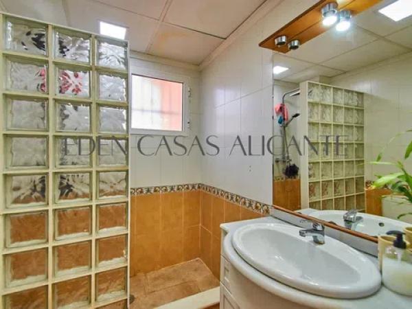 Casa independiente en calle de la Menta, 1