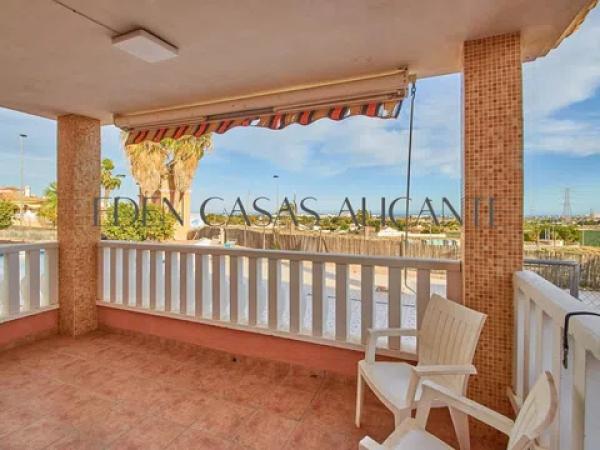 Casa independiente en calle de la Menta, 1