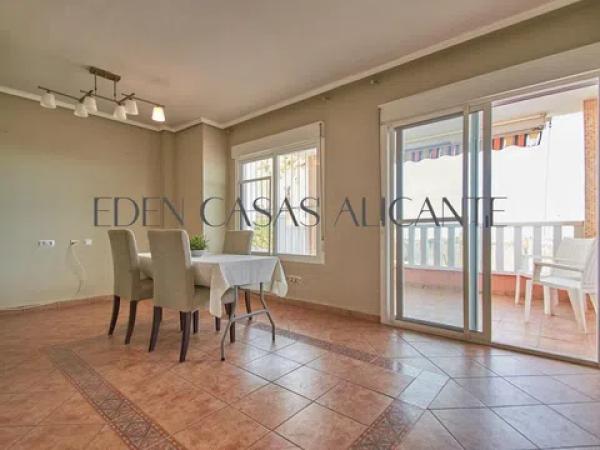 Casa independiente en calle de la Menta, 1