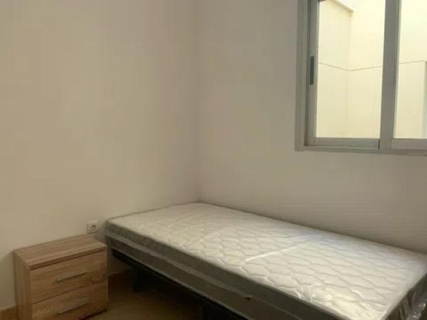 Piso en calle Benedicto Xvi, 2