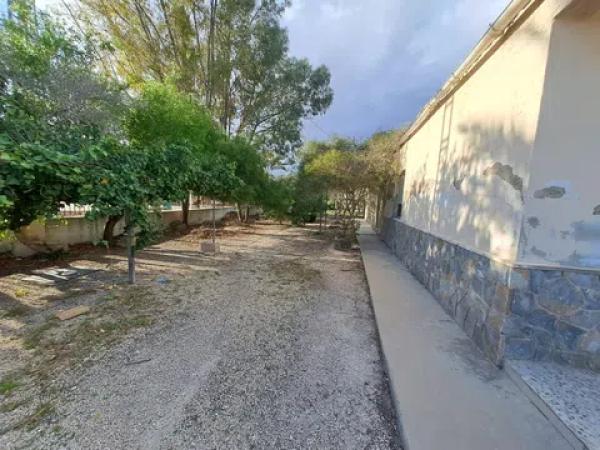 Casa independiente en calle Partida Valverde Bajo