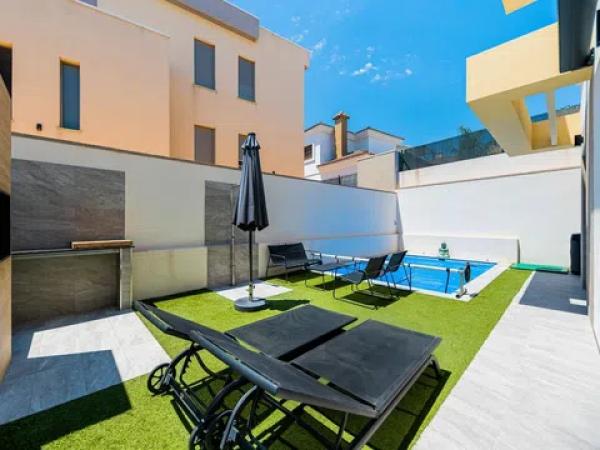 Chalet pareado en calle la Herrada s/n