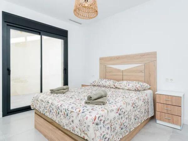 Chalet pareado en calle la Herrada s/n