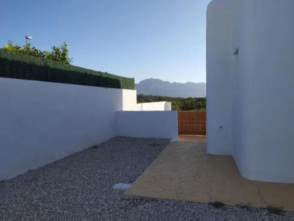 Casa independiente en calle Bruselas s/n