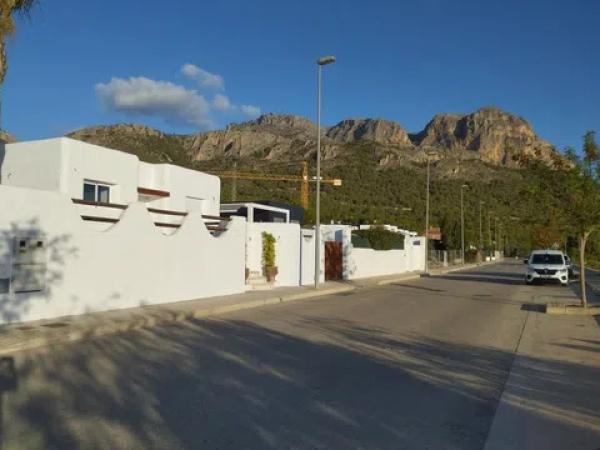 Casa independiente en calle Bruselas s/n