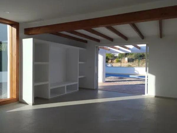 Casa independiente en calle Bruselas s/n