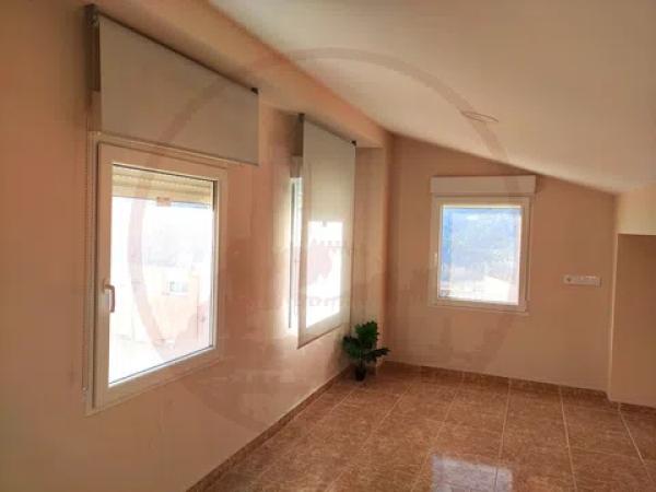 Casa de pueblo en calle de Serrella, 47