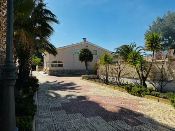 Casa independiente en carretera Elda-Sax, 20