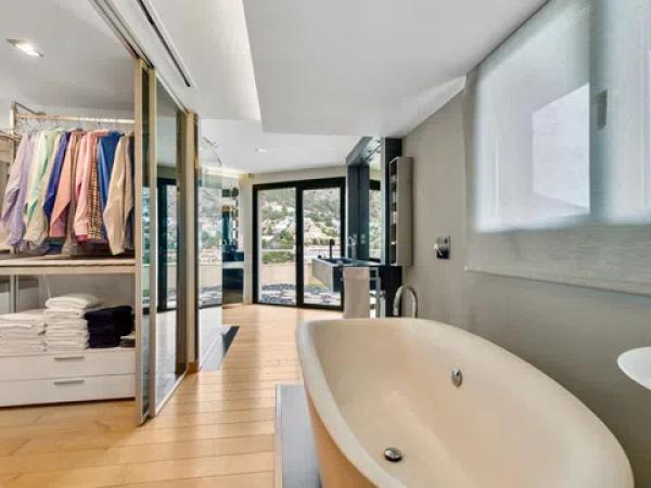 Piso en avenida Principal