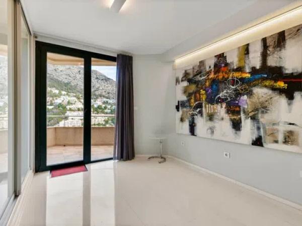 Piso en avenida Principal