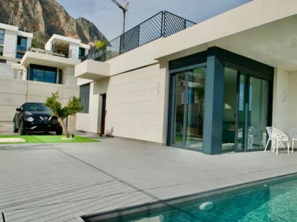 Casa independiente en calle Alto