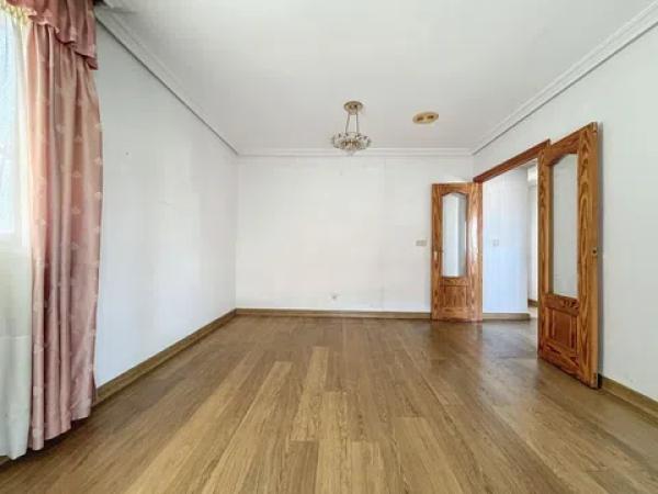 Piso en calle Benito Pérez Galdós