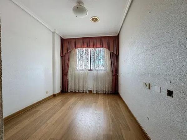 Piso en calle Benito Pérez Galdós