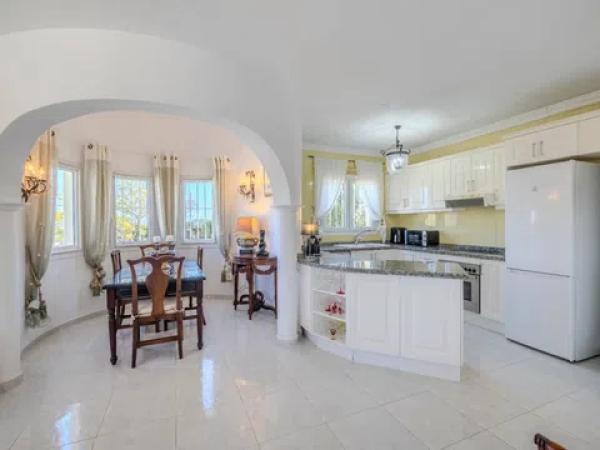 Chalet en Cap Martí - Pinomar