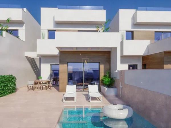 Chalet en Los Montesinos