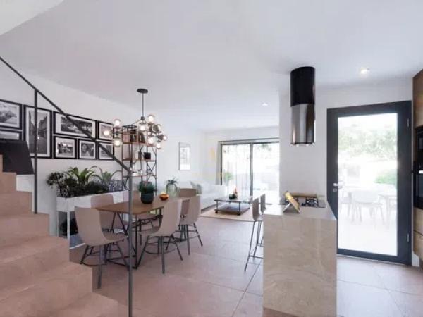 Chalet en Los Montesinos